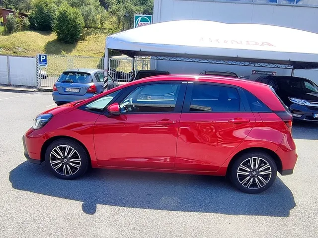 HONDA JAZZ 1.5 e:HEV Advance 2026 – fotografia 4 z 15